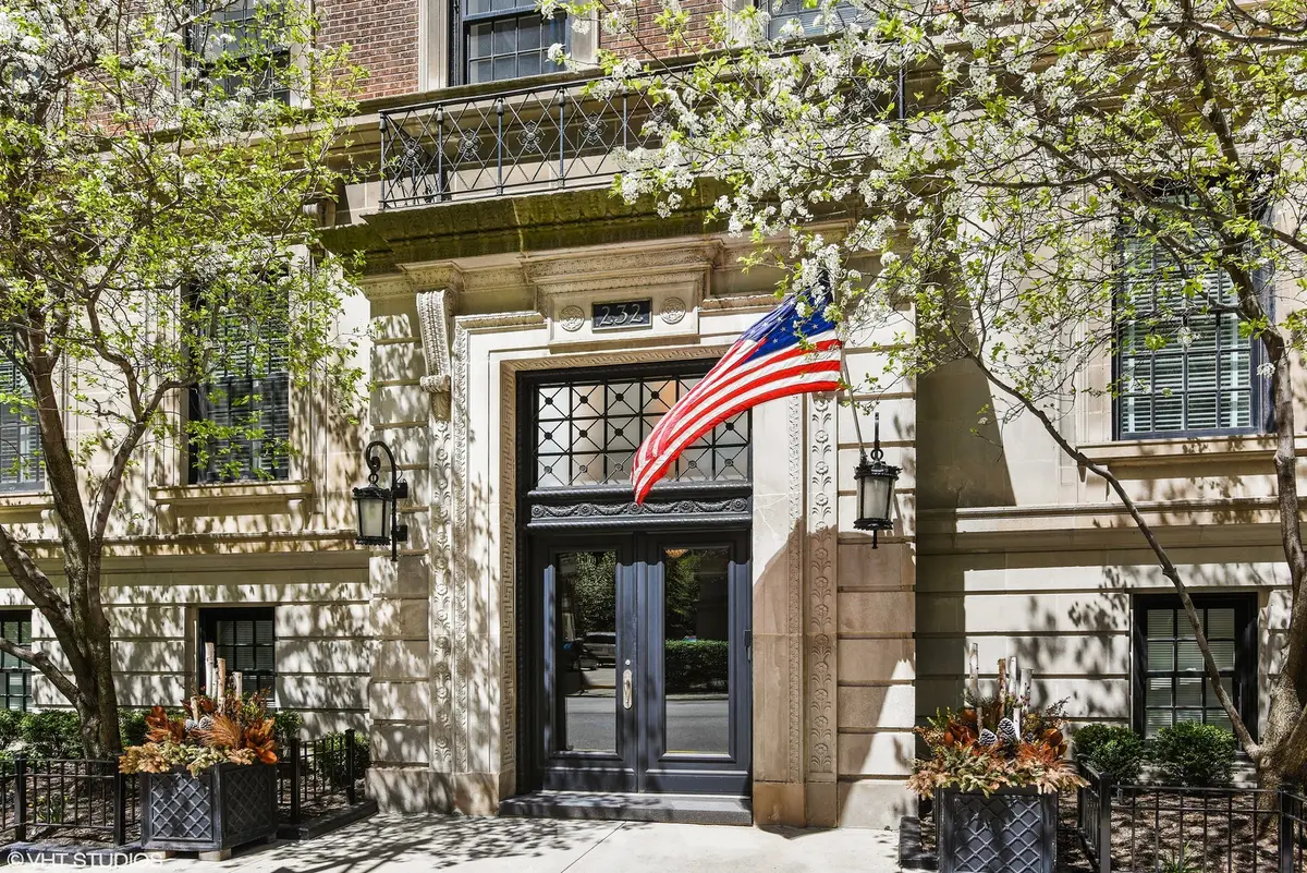 232 E Walton Place #4E, Chicago, IL 60611 - #1