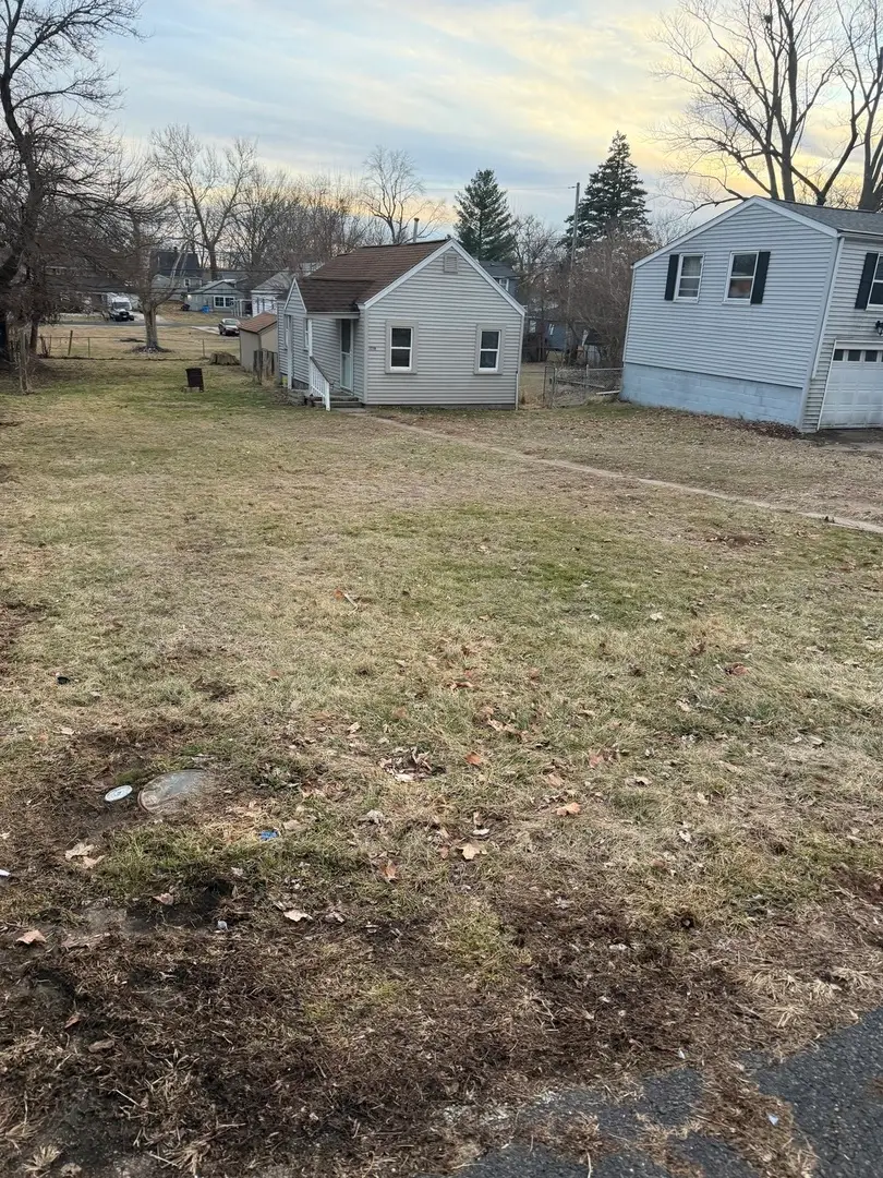 2218 W Tripp Avenue, Peoria, IL 61604 - #1