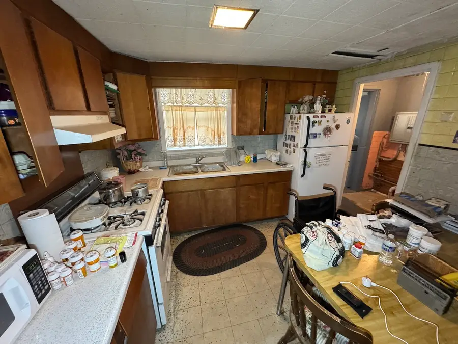 1811 N Raynor Avenue, Crest Hill, IL 60403 - Image #2