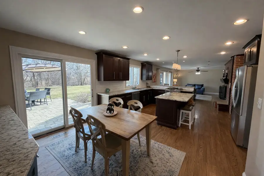 36 Seneca Avenue E, Hawthorn Woods, IL 60047 - #2