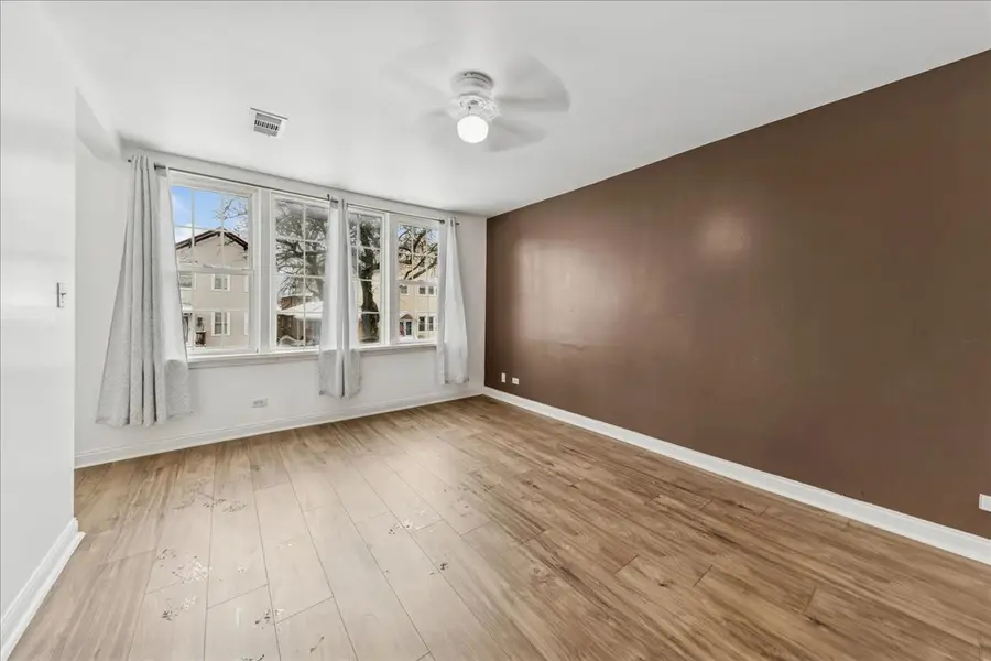 617 W 43rd Place, Chicago, IL 60609 - Image #2