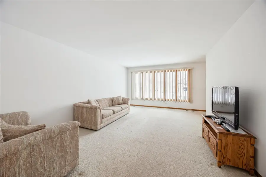 8307 S 77th Court, Bridgeview, IL 60455 - #3