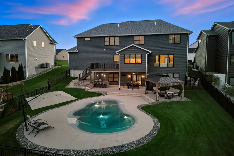 5765 Pigeon Creek Road, Bettendorf, IA 52722 - #3