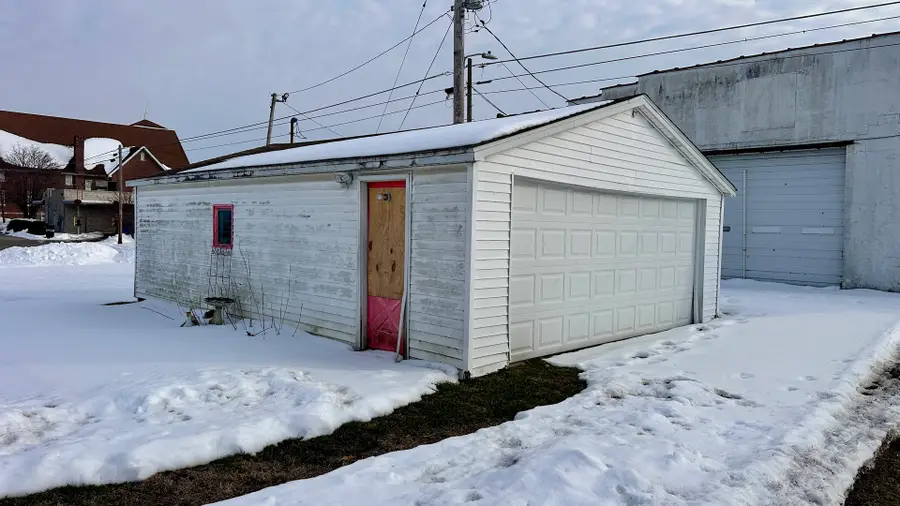 504 W Poplar Street, West Frankfort, IL 62896 - #3