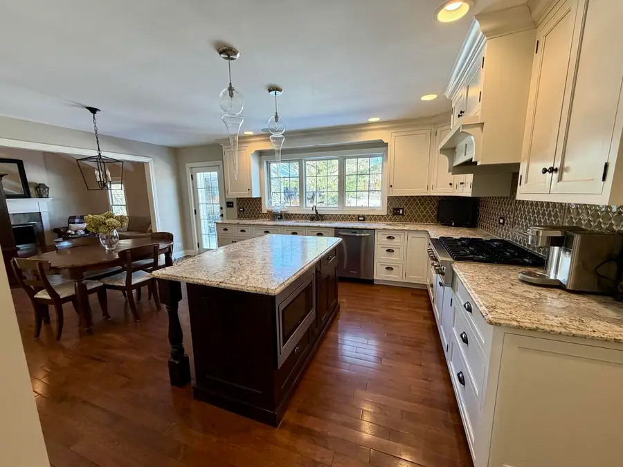 1172 Kenilworth Circle, Naperville, IL 60540 - Image #2