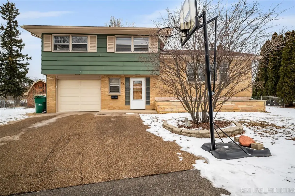 921 Birchwood Drive, Sycamore, IL 60178 - Image #1