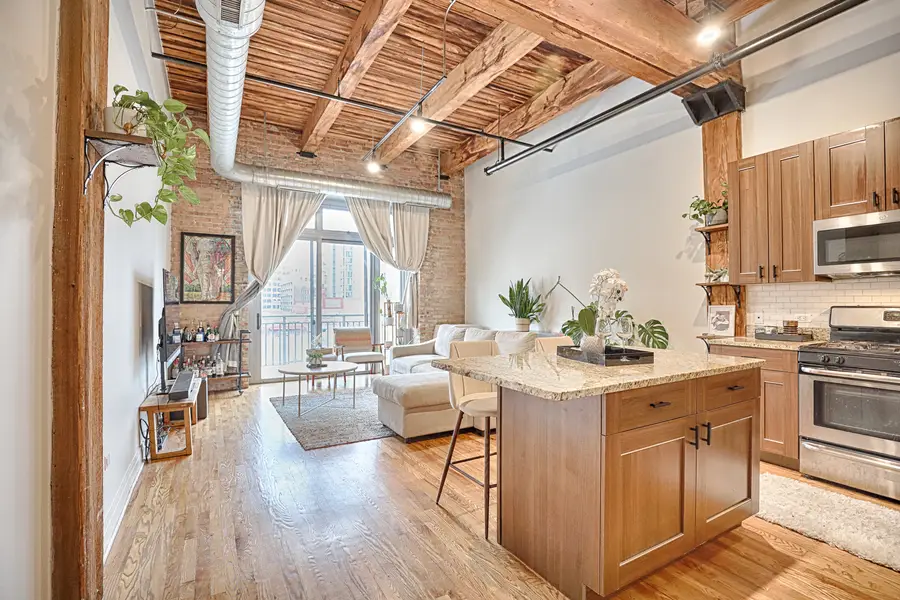 770 W Gladys Avenue #302, Chicago, IL 60661 - #2