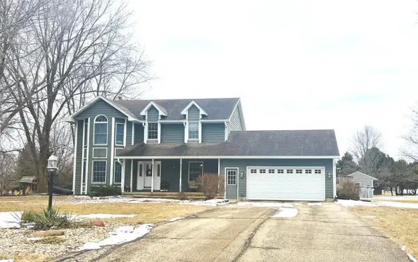 10151 E Hickory Ridge Drive, Rochelle, IL 61068