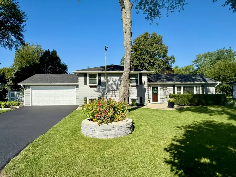 515 Roberts Lane, Batavia, IL 60510 - Image #2