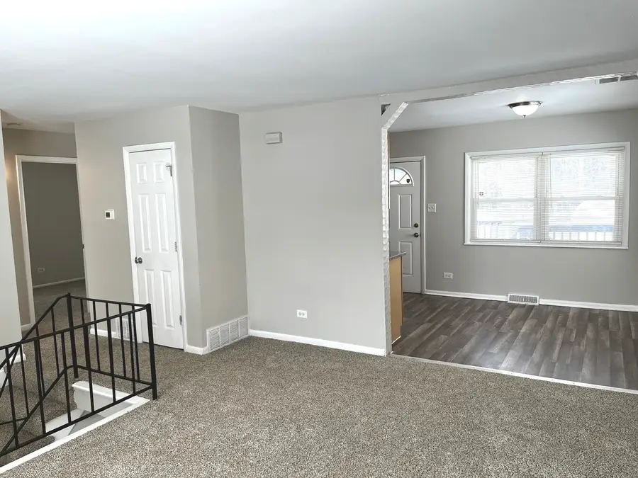 147 E Maple Drive, Glenwood, IL 60425 - Image #2