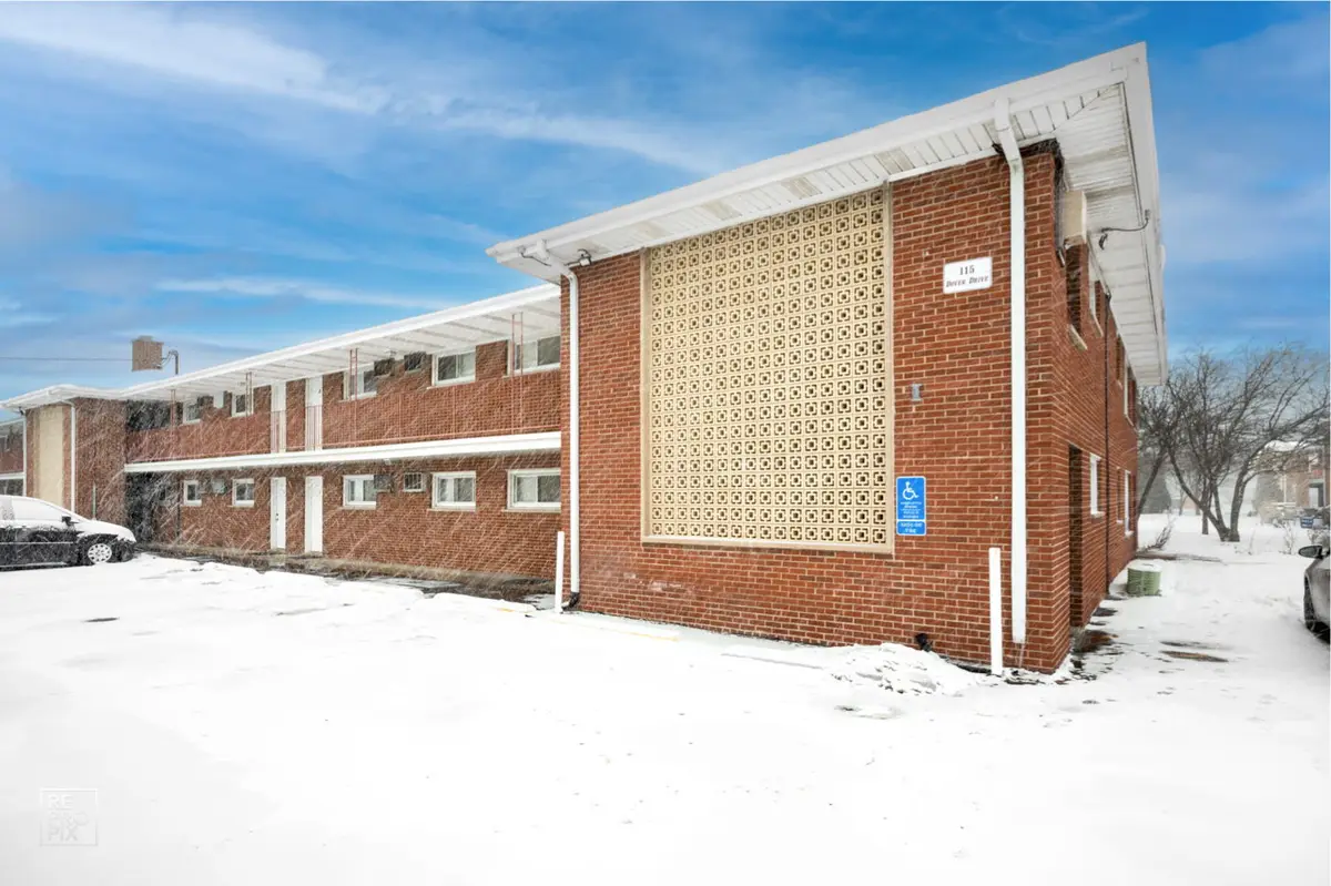 115 Dover Drive #13, Des Plaines, IL 60018 - Image #1