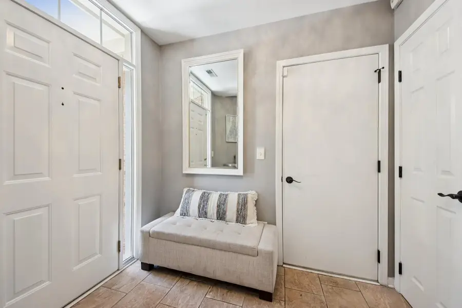 301 E Evergreen Avenue, Mount Prospect, IL 60056 - Image #3