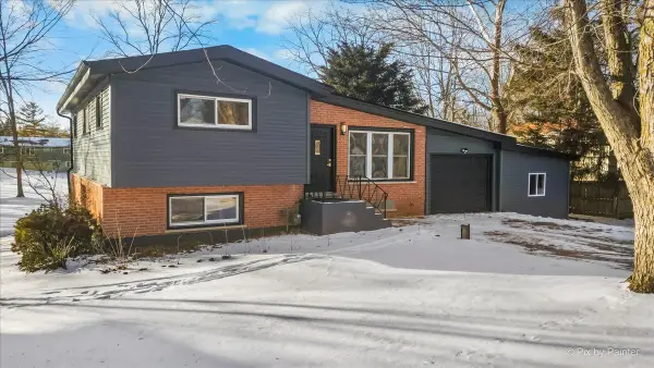 1004 S Grove Avenue, Barrington, IL 60010