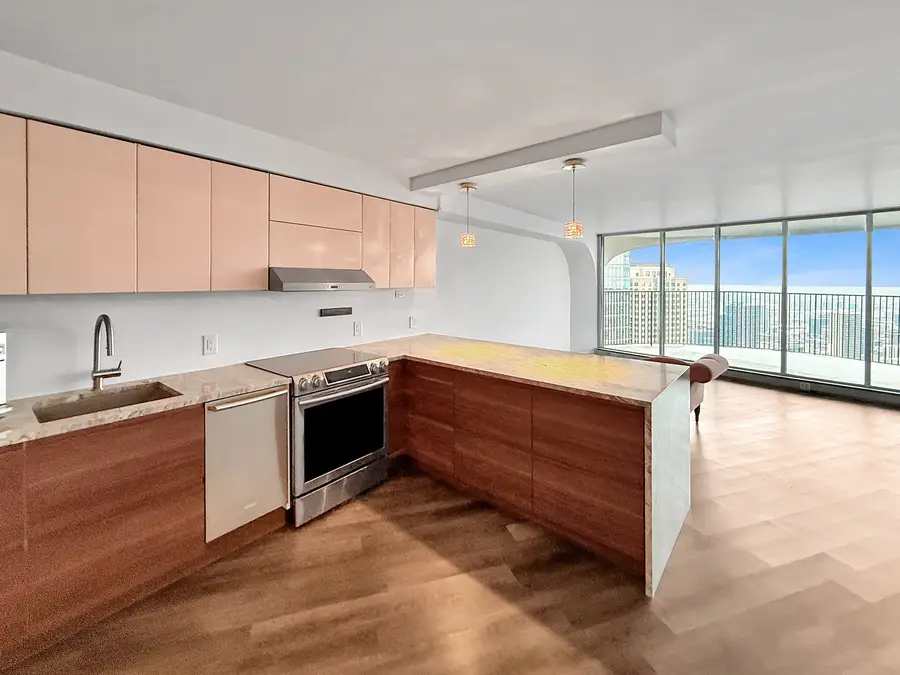 Address Withheld By Seller, Chicago, IL 60654 - Image #2