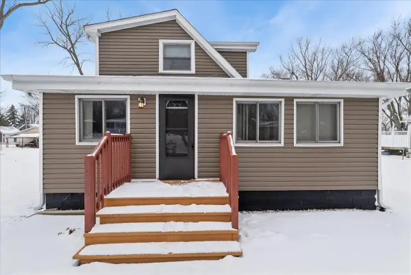 39224 N Willow Avenue, Antioch, IL 60002