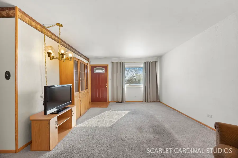 156 E Fullerton Avenue, Glendale Heights, IL 60139 - #2