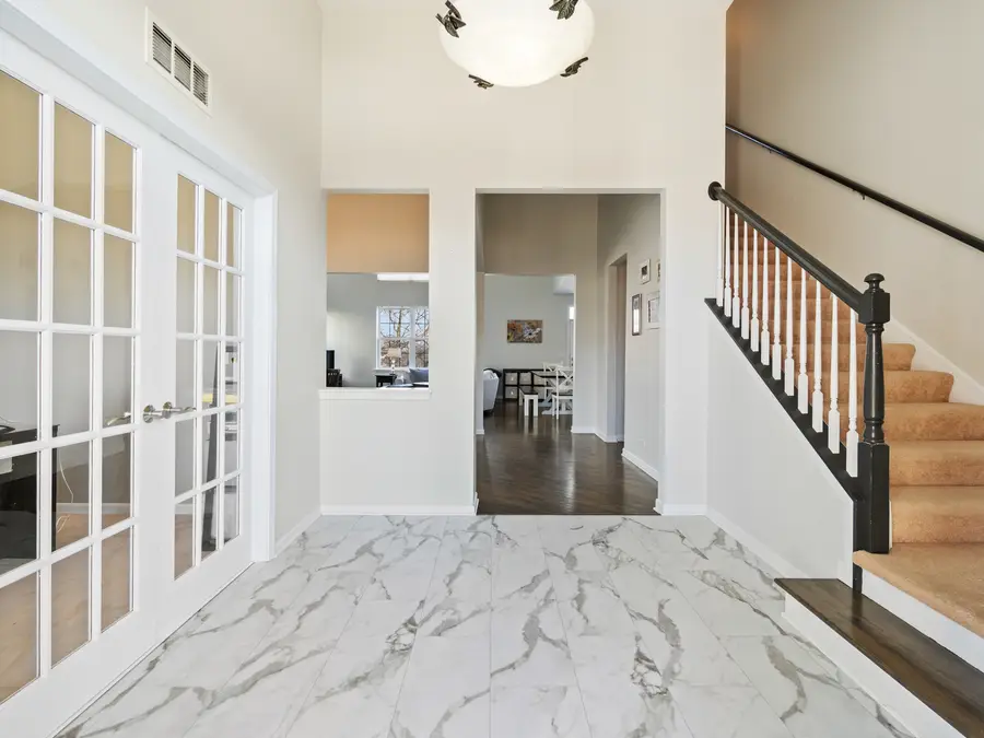 4 Kenilworth Court, Cary, IL 60013 - #2