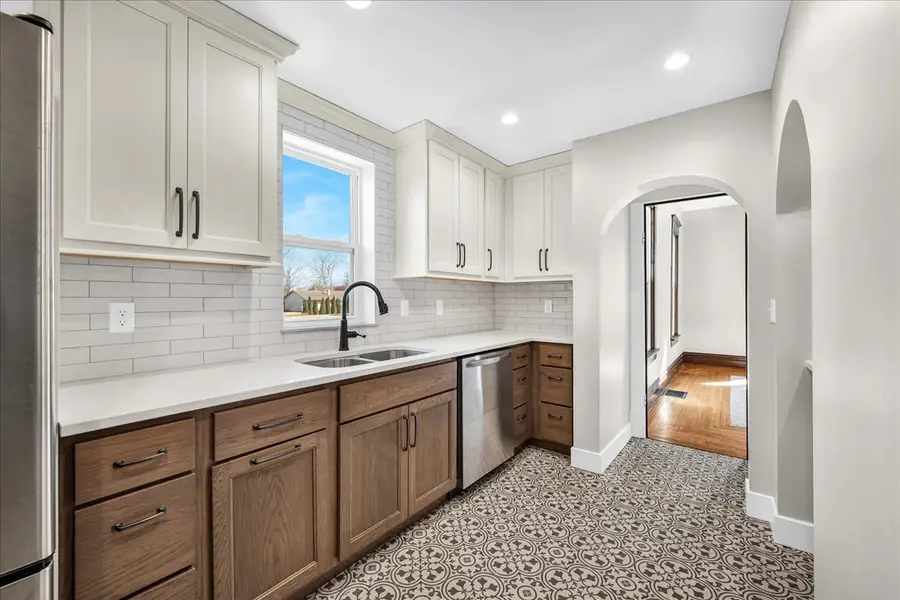 11 E 3rd Street, El Paso, IL 61738 - #3