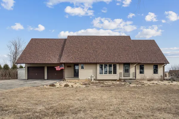 2383 230th Avenue, Grand Mound, IA 52751