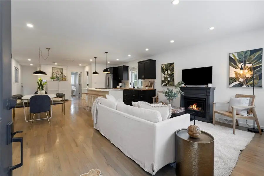 2854 N Richmond Street, Chicago, IL 60618 - #2