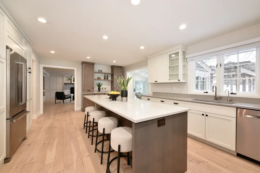 688 Thompsons Way, Inverness, IL 60067 - Image #2