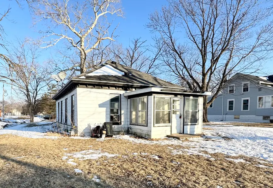 301 S Oak Street, Forrest, IL 61741 - Image #2