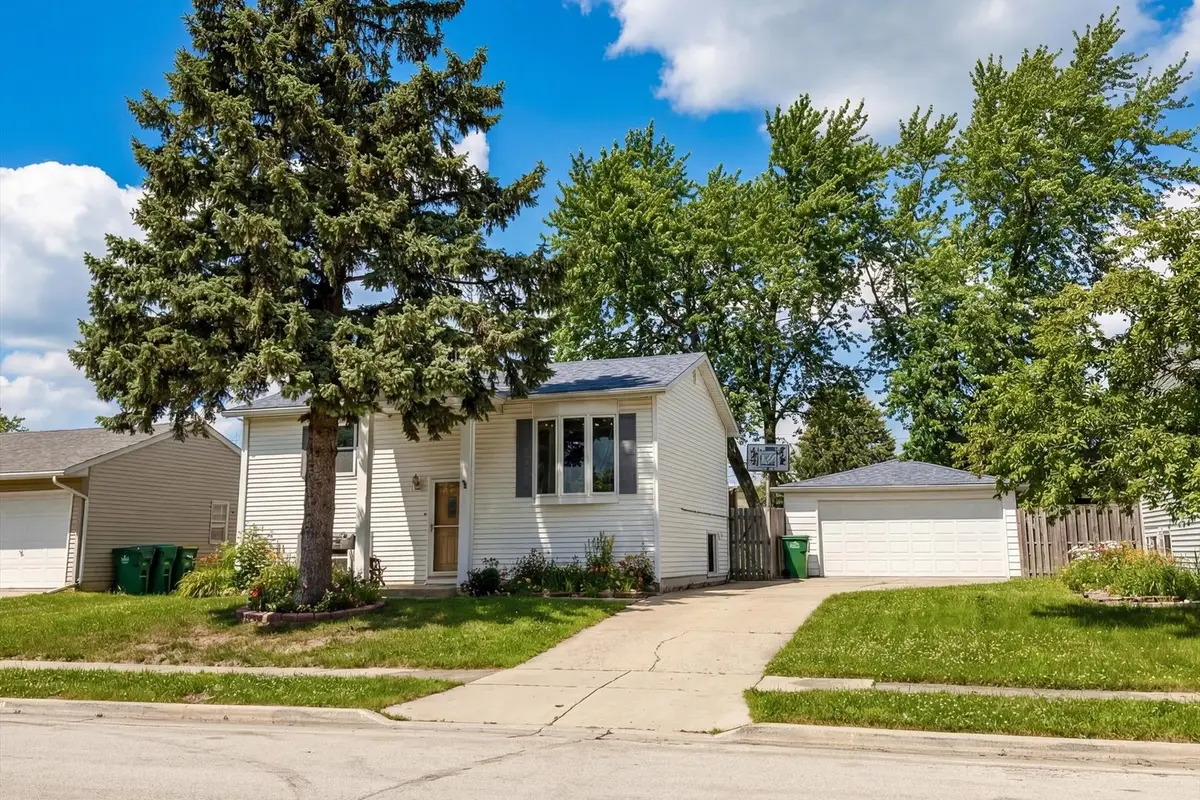 212 Pell Avenue, Romeoville, IL 60446 - Image #1