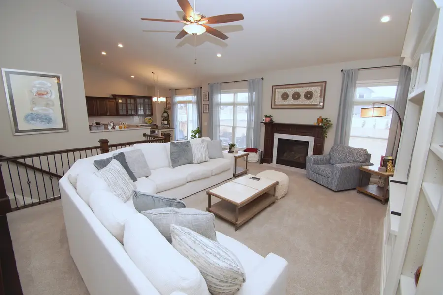 5525 Willmeyer Drive, Bettendorf, IA 52722 - Image #3