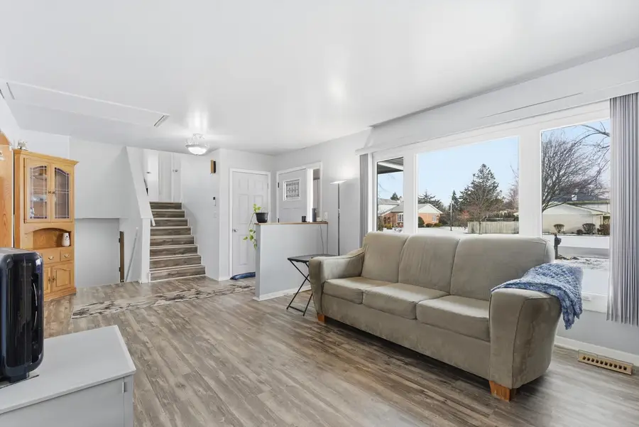 4N212 8th Avenue, Addison, IL 60101 - Image #2