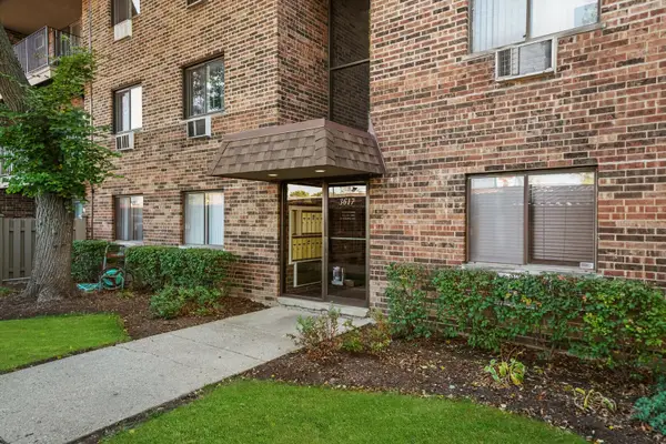 3617 Central Avenue E #201, Glenview, IL 60025