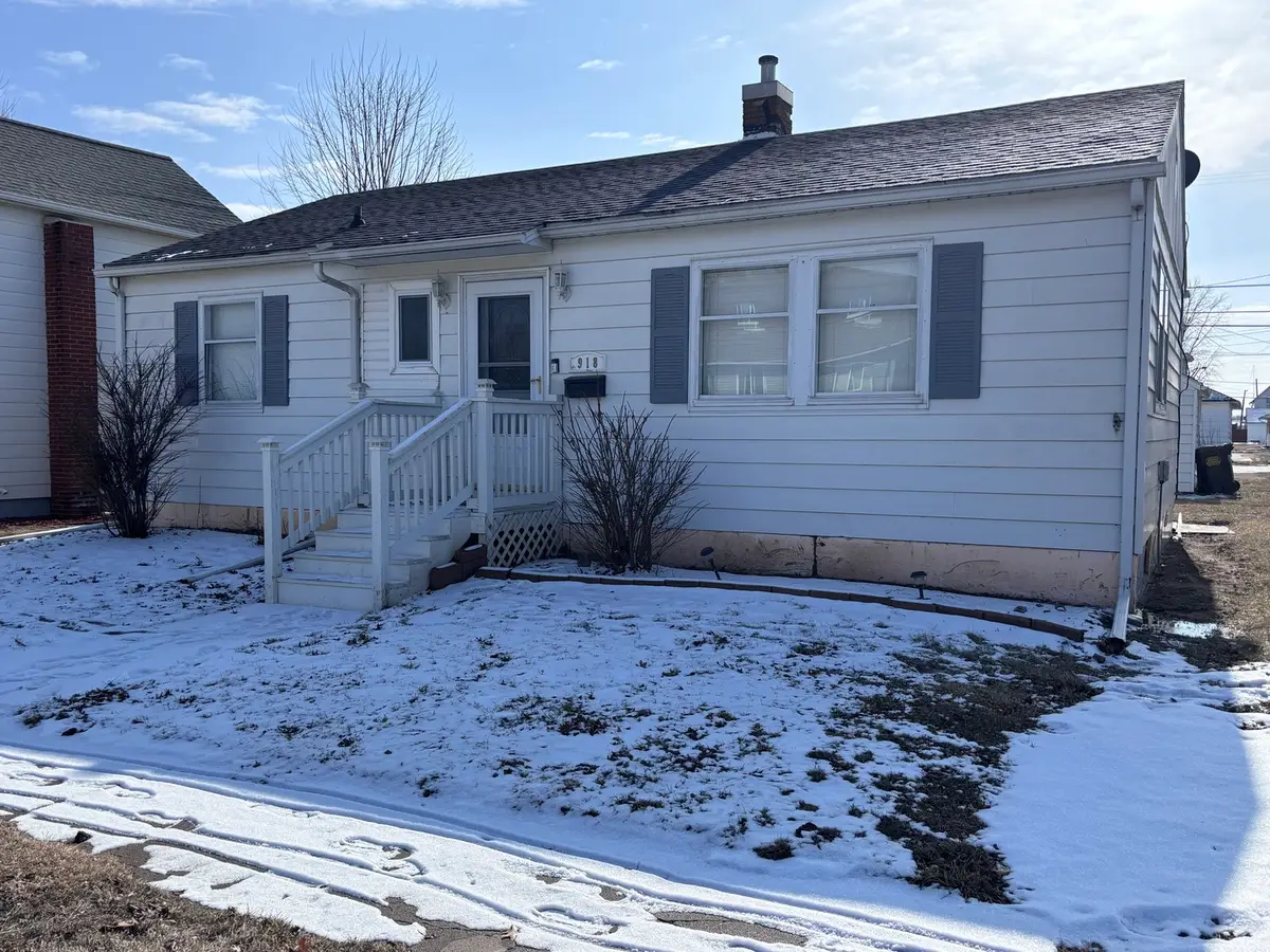 918 14th Avenue, Fulton, IL 61252 - #1