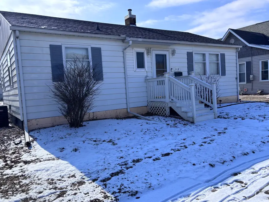 918 14th Avenue, Fulton, IL 61252 - #2
