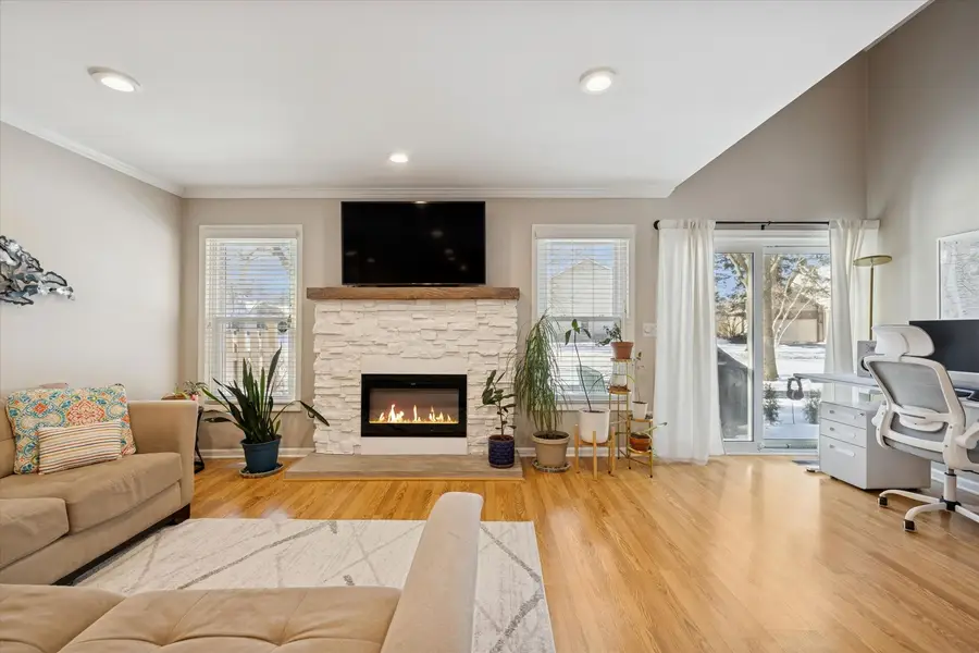 2454 E Hunter Drive, Arlington Heights, IL 60004 - #2