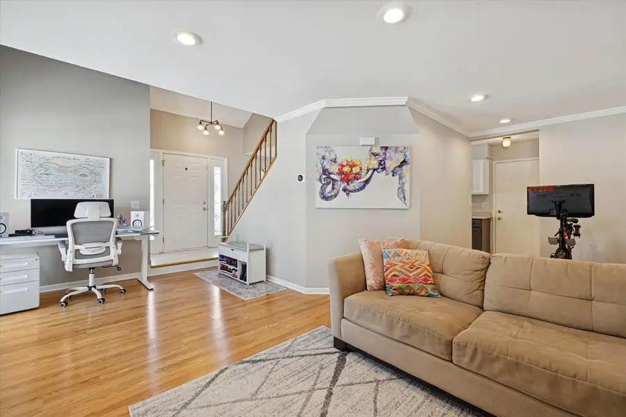 2454 E Hunter Drive, Arlington Heights, IL 60004 - #3