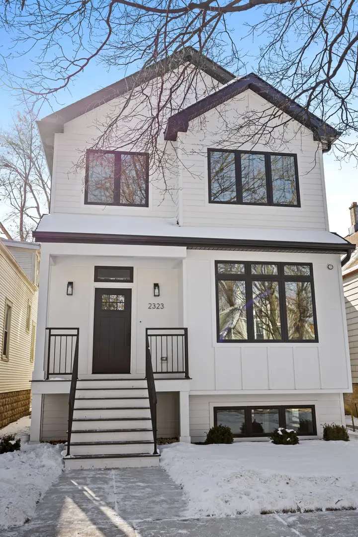 2323 W Farragut Avenue, Chicago, IL 60625 - Image #1