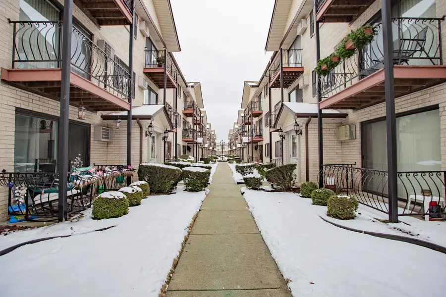 5151 N East River Road #125A, Chicago, IL 60656 - #3