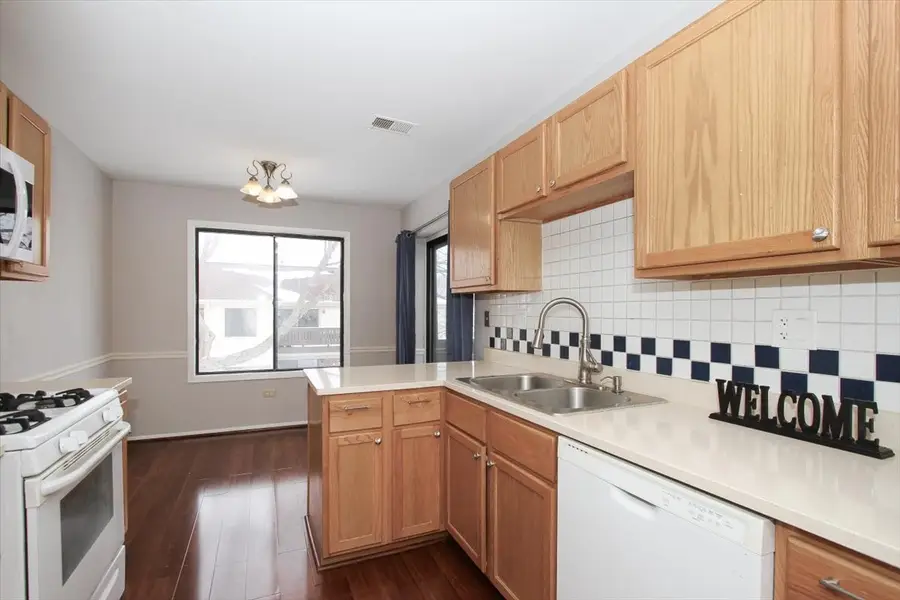 2332 N Old Hicks Road #8, Palatine, IL 60074 - Image #2