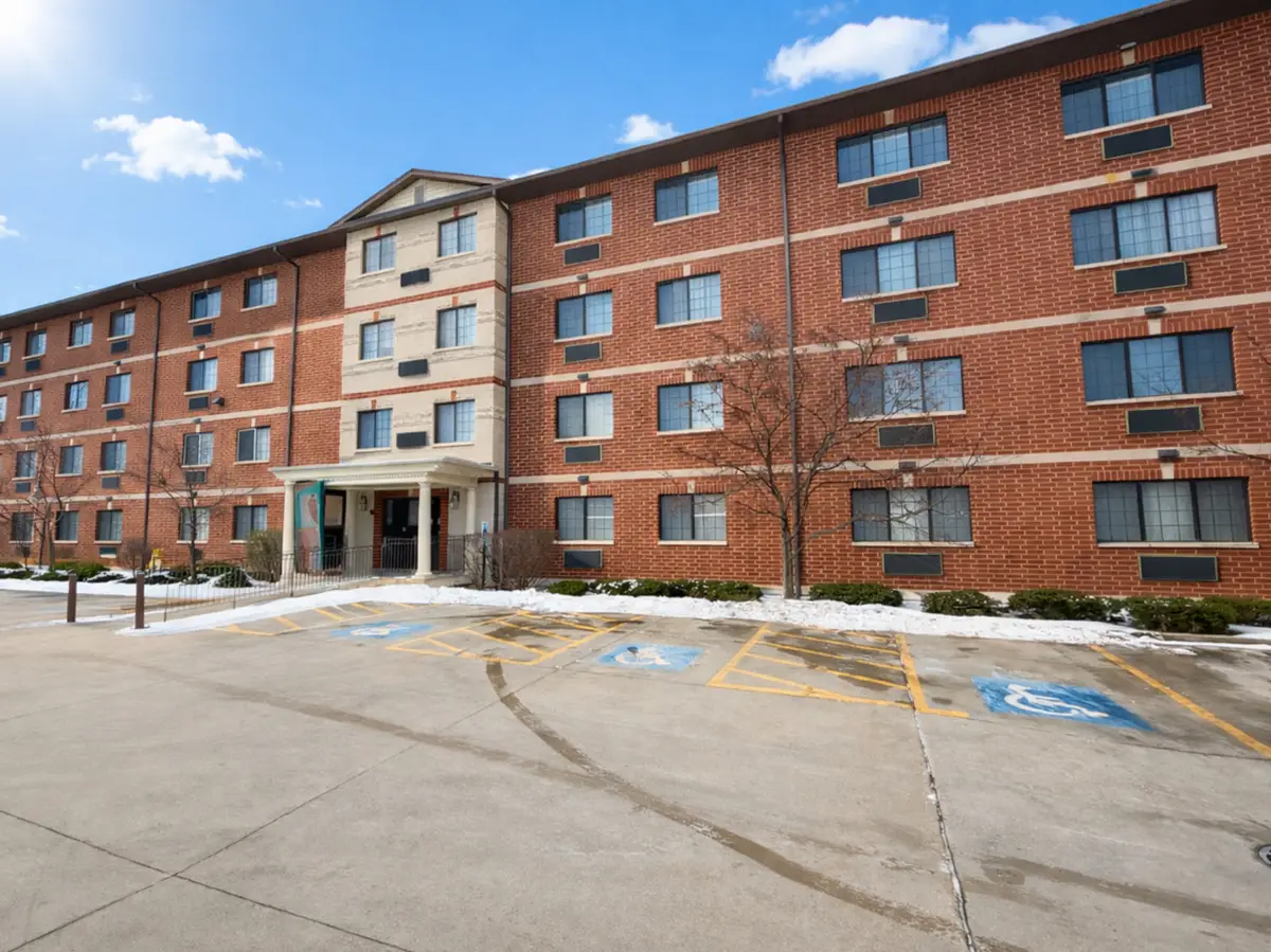 3370 W Brooke Avenue #410, Waukegan, IL 60087 - #1