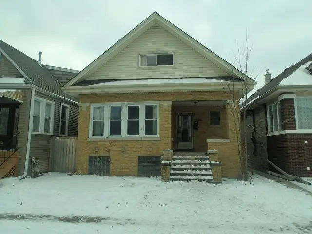 4927 W Waveland Avenue, Chicago, IL 60641 - Image #1