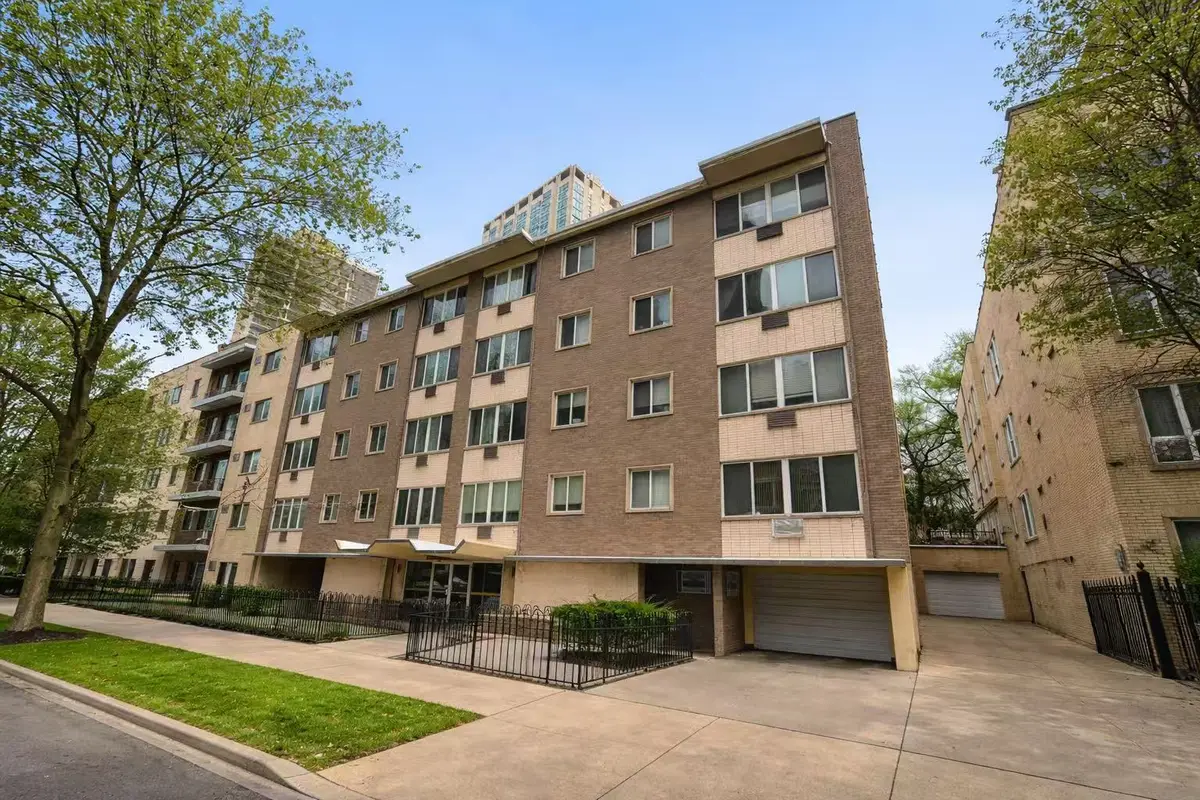 539 W Stratford Place #407, Chicago, IL 60657 - Image #1