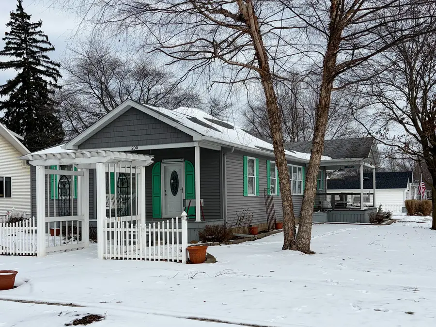 200 N Henderson Street, Kenney, IL 61749 - #2