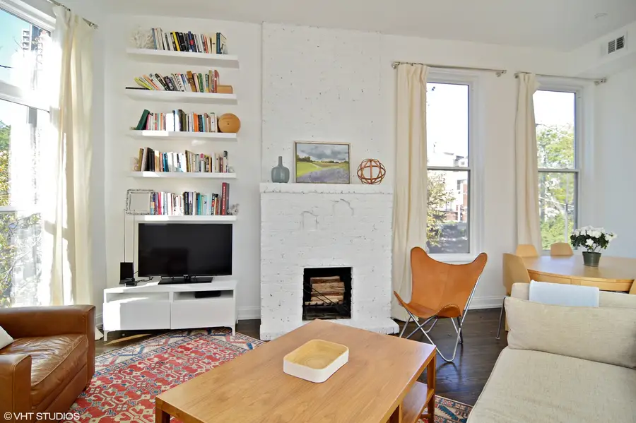 223 W Wisconsin Street #2C, Chicago, IL 60614 - #2