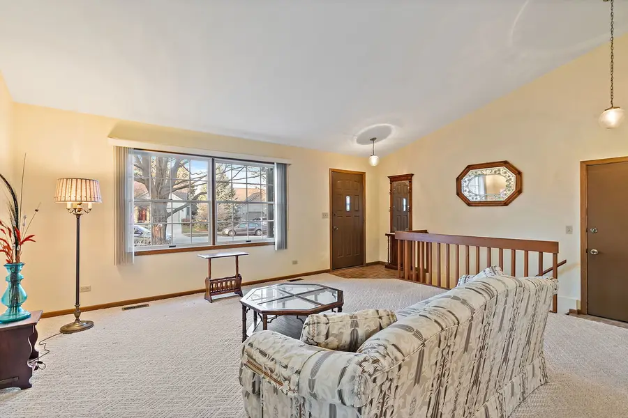 682 Alice Place #682, Elgin, IL 60123 - #3