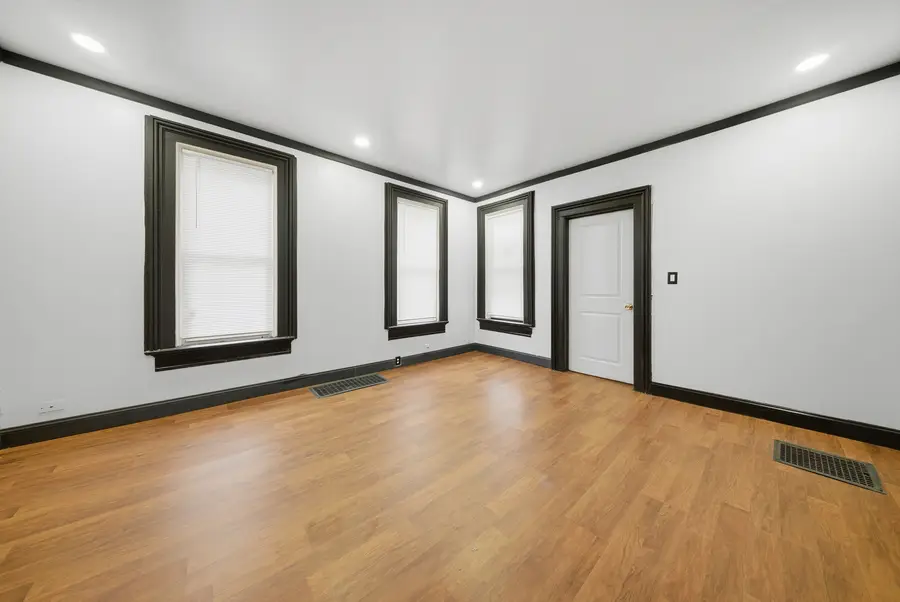 525 S Lasalle Street, Aurora, IL 60505 - Image #3