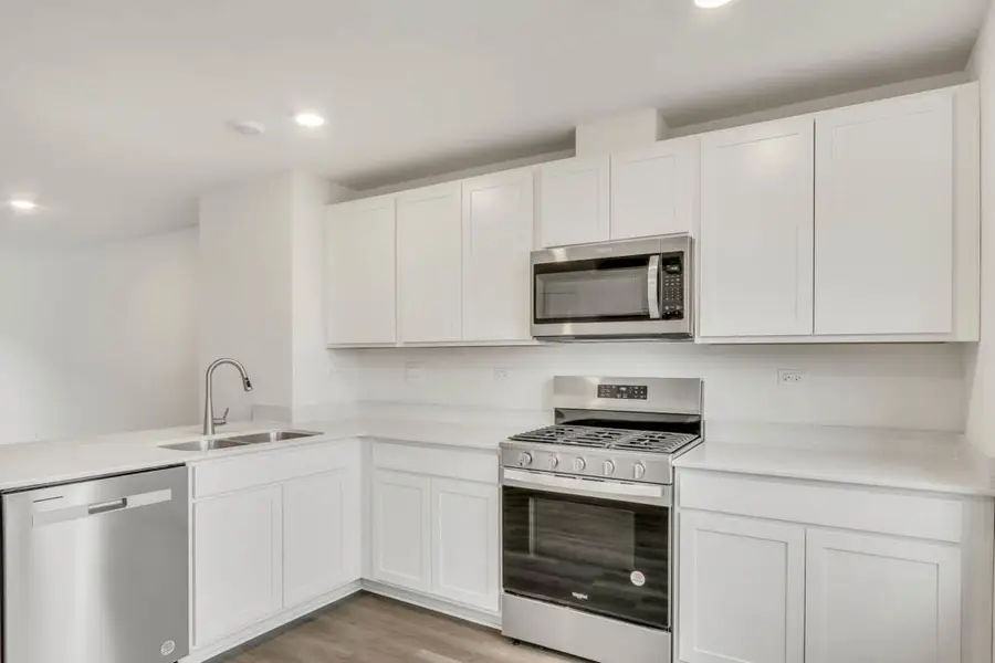 423 Lakeshore Court, Saint Charles, IL 60174 - Image #3