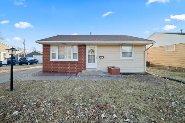 2003 N Fairmount Street, Davenport, IA 52804