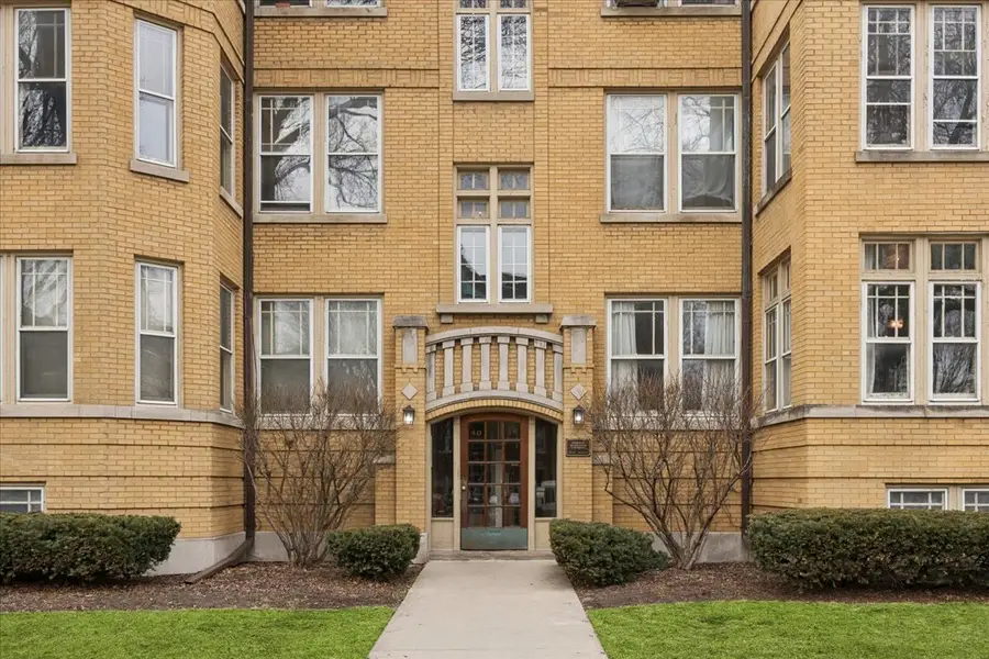 38 Washington Boulevard #1, Oak Park, IL 60302 - #2