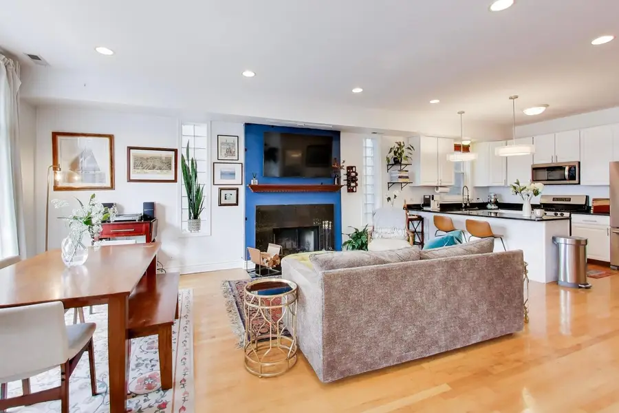 813 N Bishop Street #2, Chicago, IL 60642 - #2