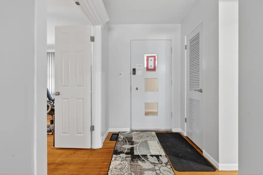 203 S See Gwun Avenue, Mount Prospect, IL 60056 - #3