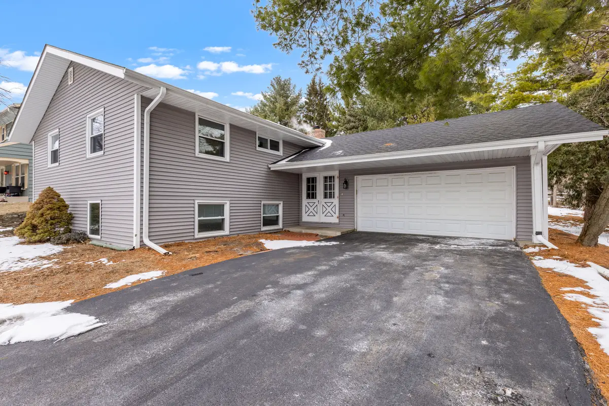 2035 Stornway Drive, Rockford, IL 61107 - Image #1